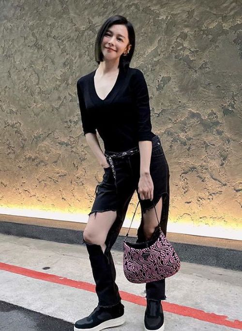 ia_200000120.jpg